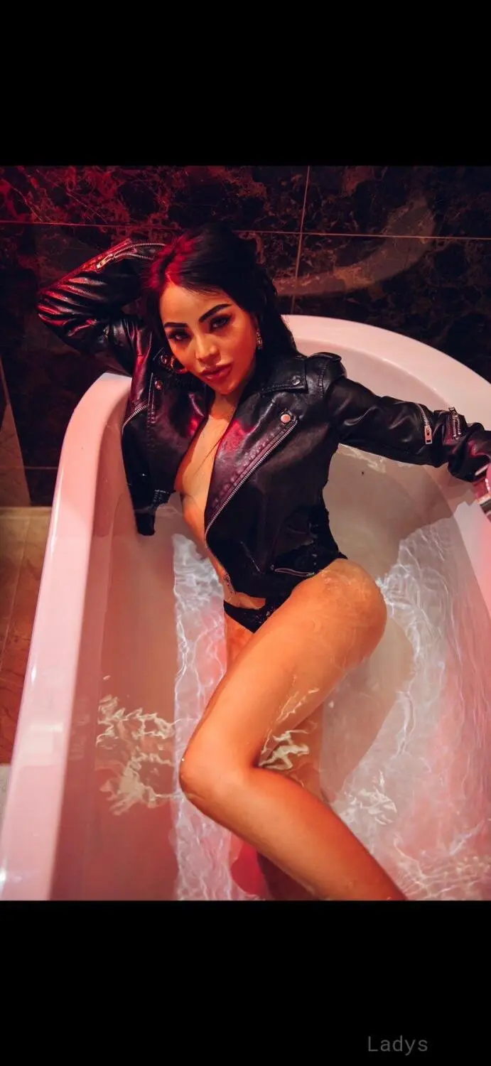 Lisa, 26 years mature escorts girl, height 163 sm, Weight kg, adultsearch Phuket