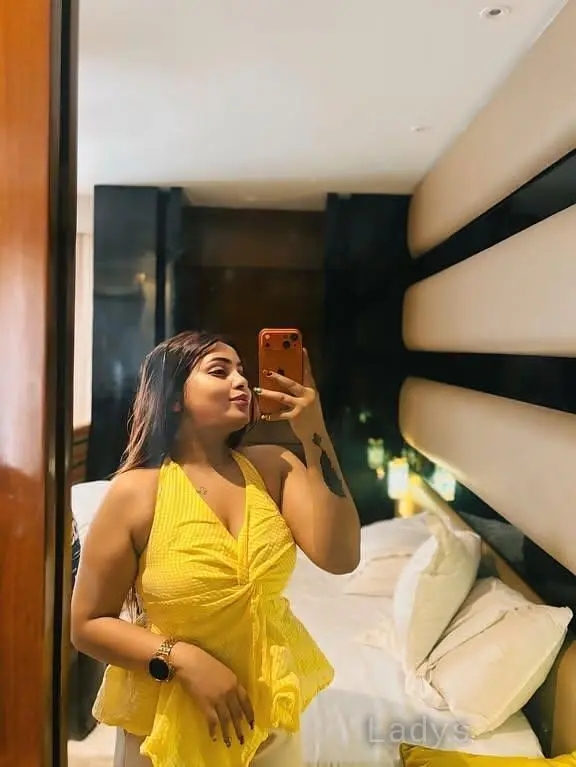 Uma, 22 years beautiful nude Agra escorts girl, height 170 sm, Weight  kg
