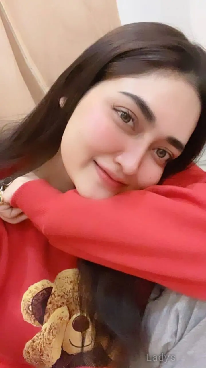 Anushka, 22 years old Ahmedabad escort girl with big tits, height 165 sm, Weight kg