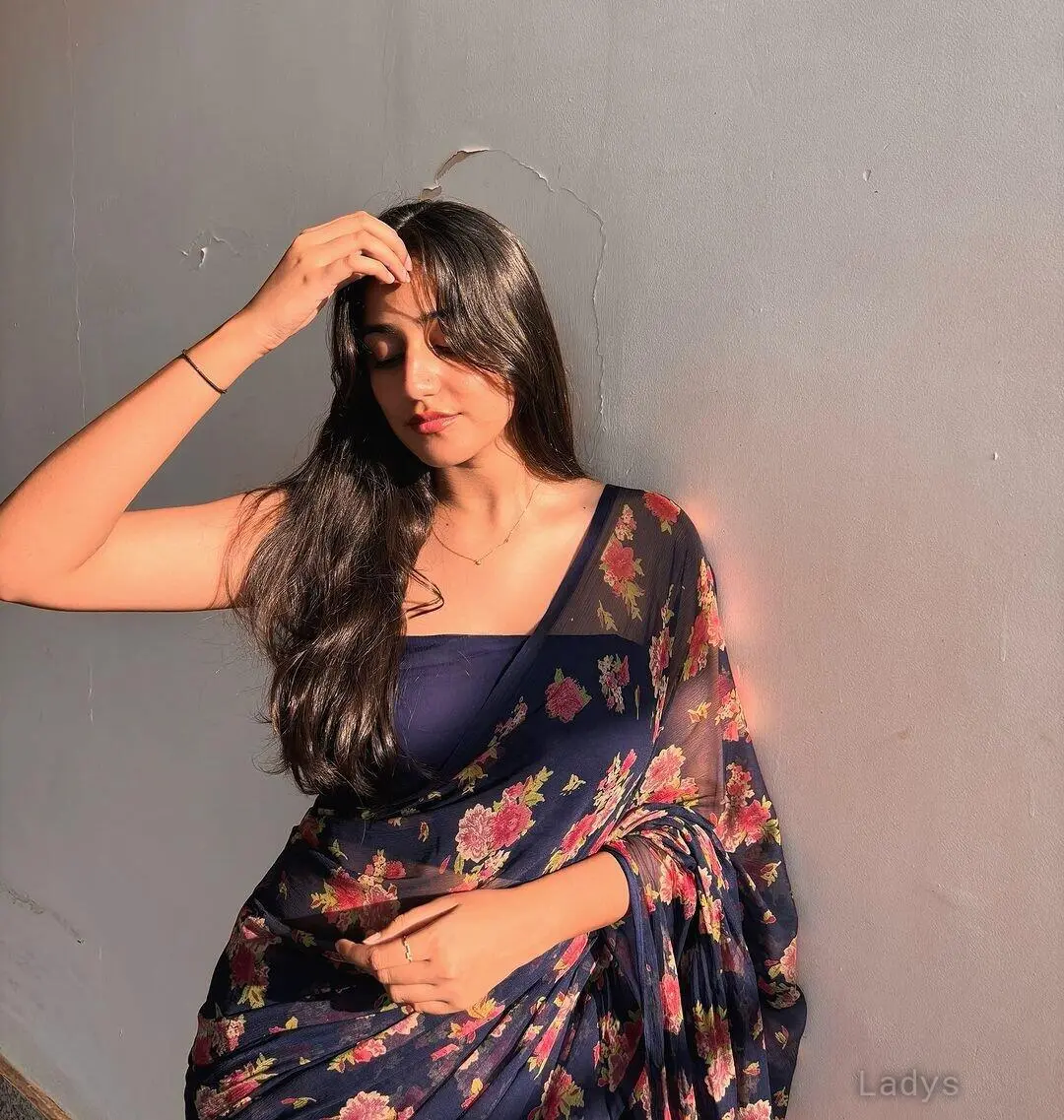 Hetal, 23 years old Ahmedabad escort girl with big tits, height 154 sm, Weight  kg