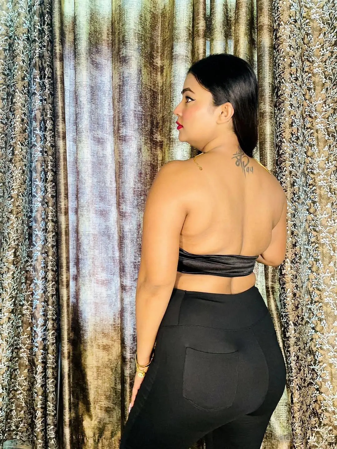 Hiral, 23 years old Ahmedabad escort girl with big tits, height 154 sm, Weight kg