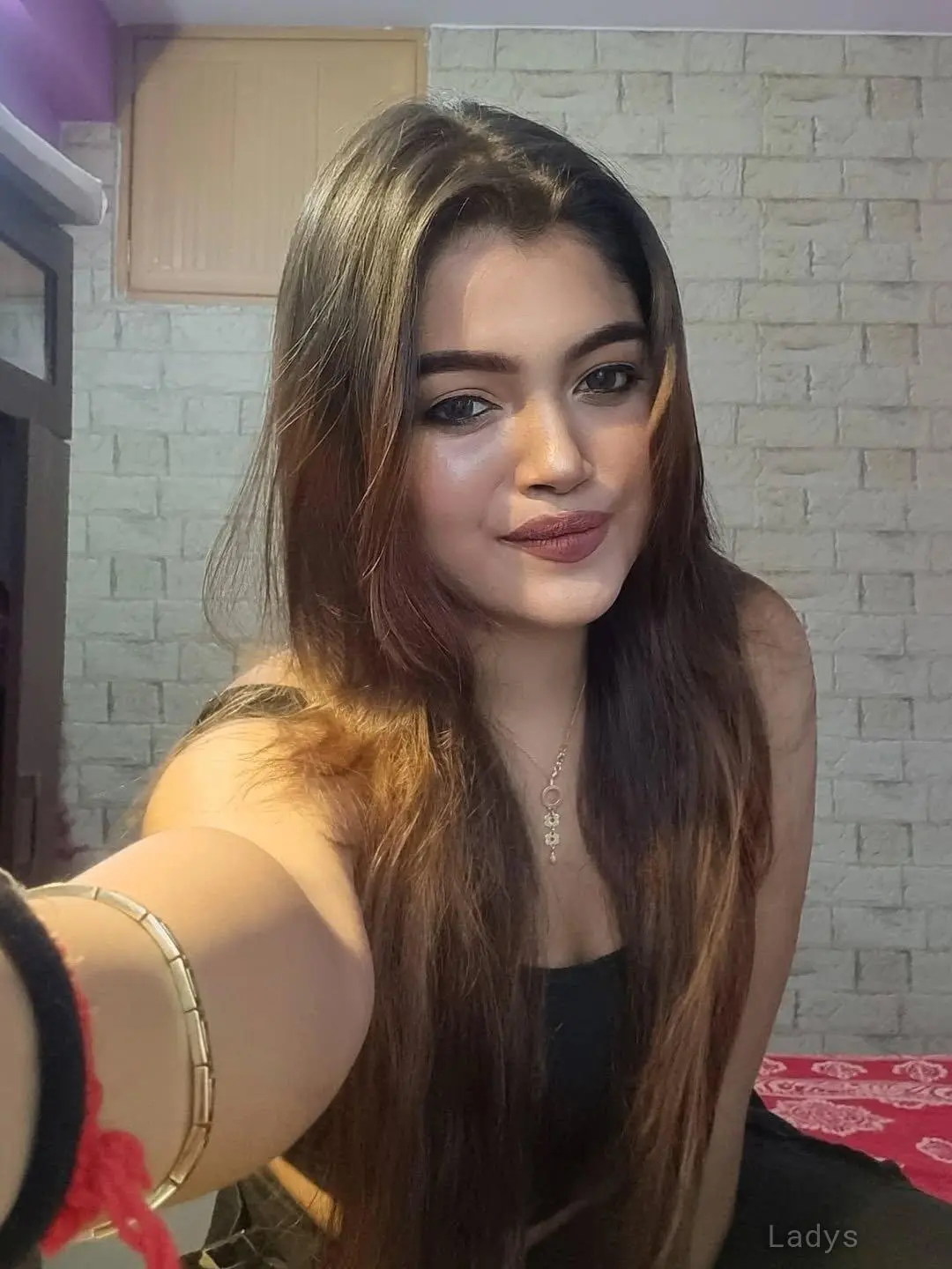 Janvi, 22 years old Ahmedabad escort girl with big tits, height 152 sm, Weight kg