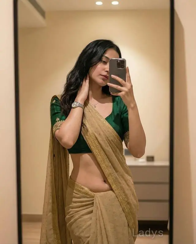 Sandhya, 22 years old Ahmedabad escort girl with big tits, height 154 sm, Weight  kg