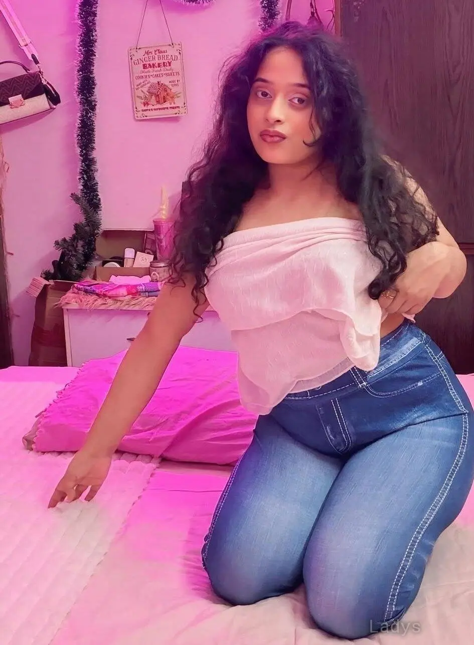 Ola, 21 years beautiful nude Ahmedabad escorts girl, height 170 sm, Weight kg