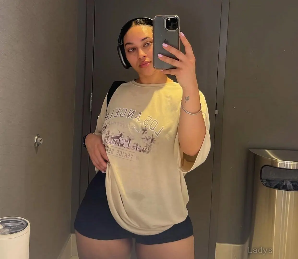 Plan torride et chaud, 25 years old Aix-En-Provence escort girl with big tits, height 178 sm, Weight 79 kg