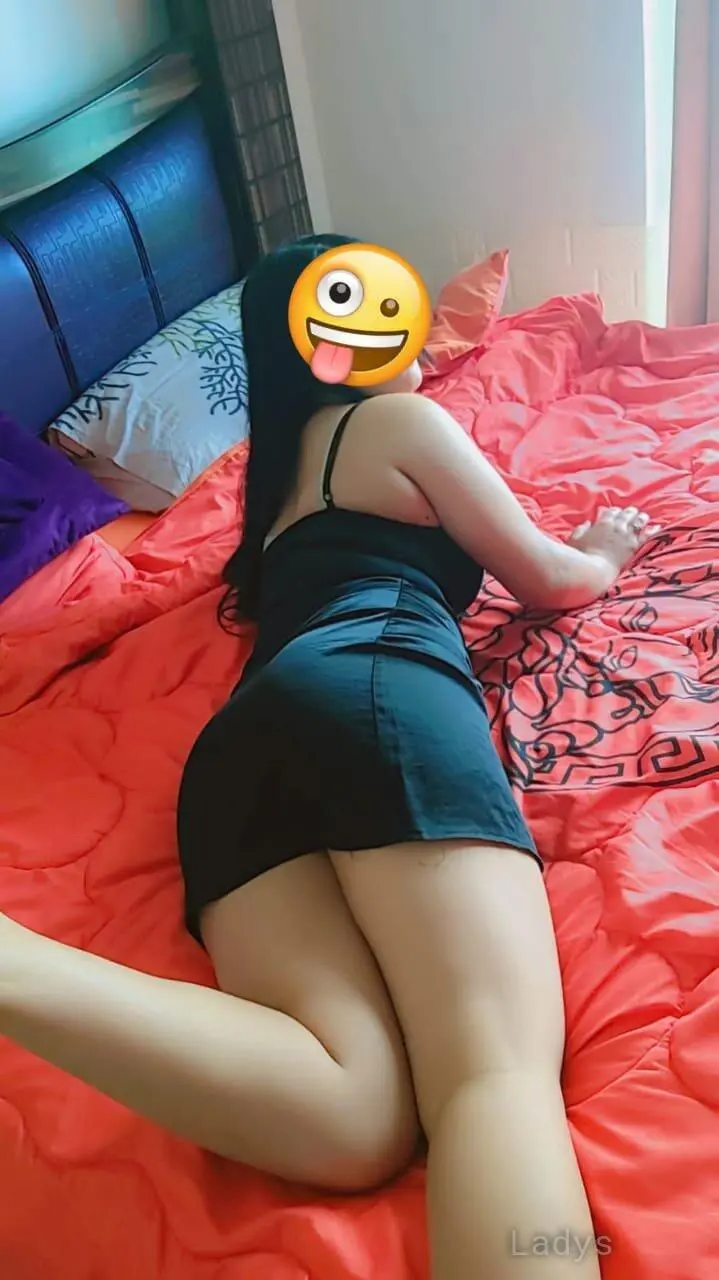 Hager, 20 years old Ajman escort girl with big tits, height 160 sm, Weight kg