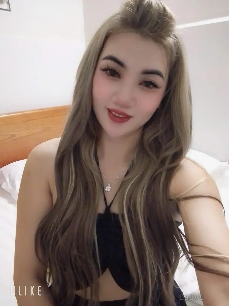 Kelly, 22 years old Ajman escort girl with big tits, height 160 sm, Weight kg