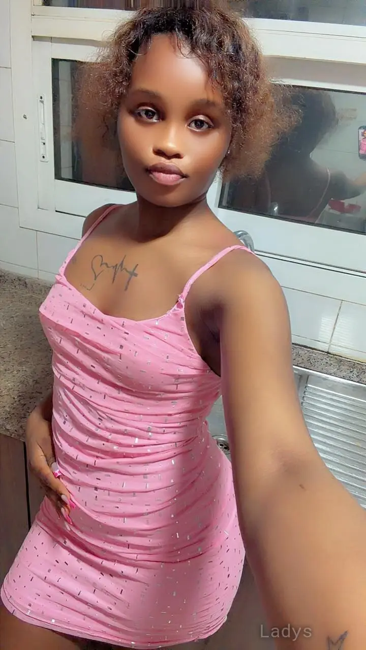 Kylie Afro Mistress in Dubai, 25 years old Ajman escort girl with big tits, height 174 sm, Weight kg