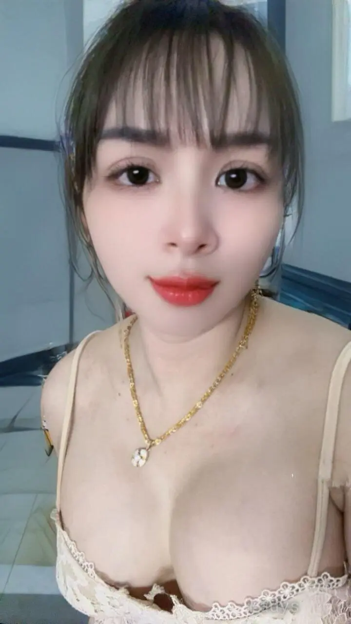 Lyna, 24 years beautiful nude Ajman escorts girl, height 168 sm, Weight kg