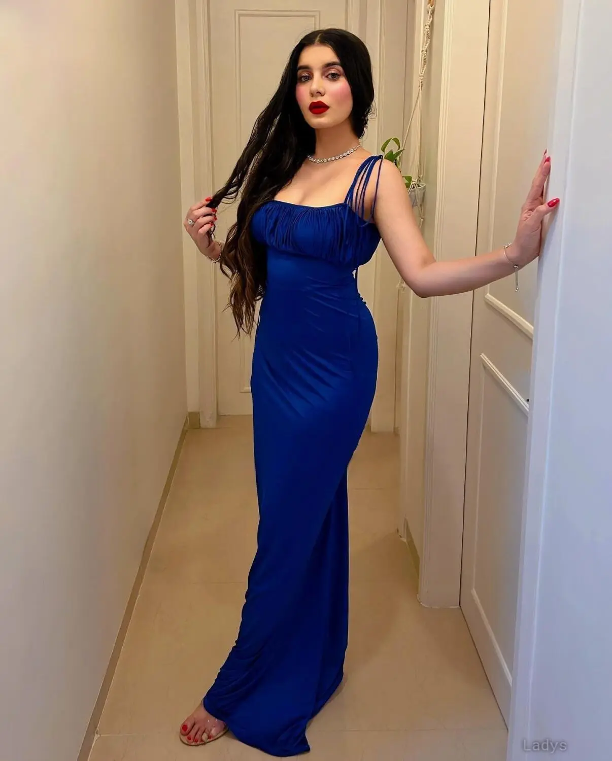 Sonali, 22 years old Al Ain escort girl with big tits, height 168 sm, Weight kg