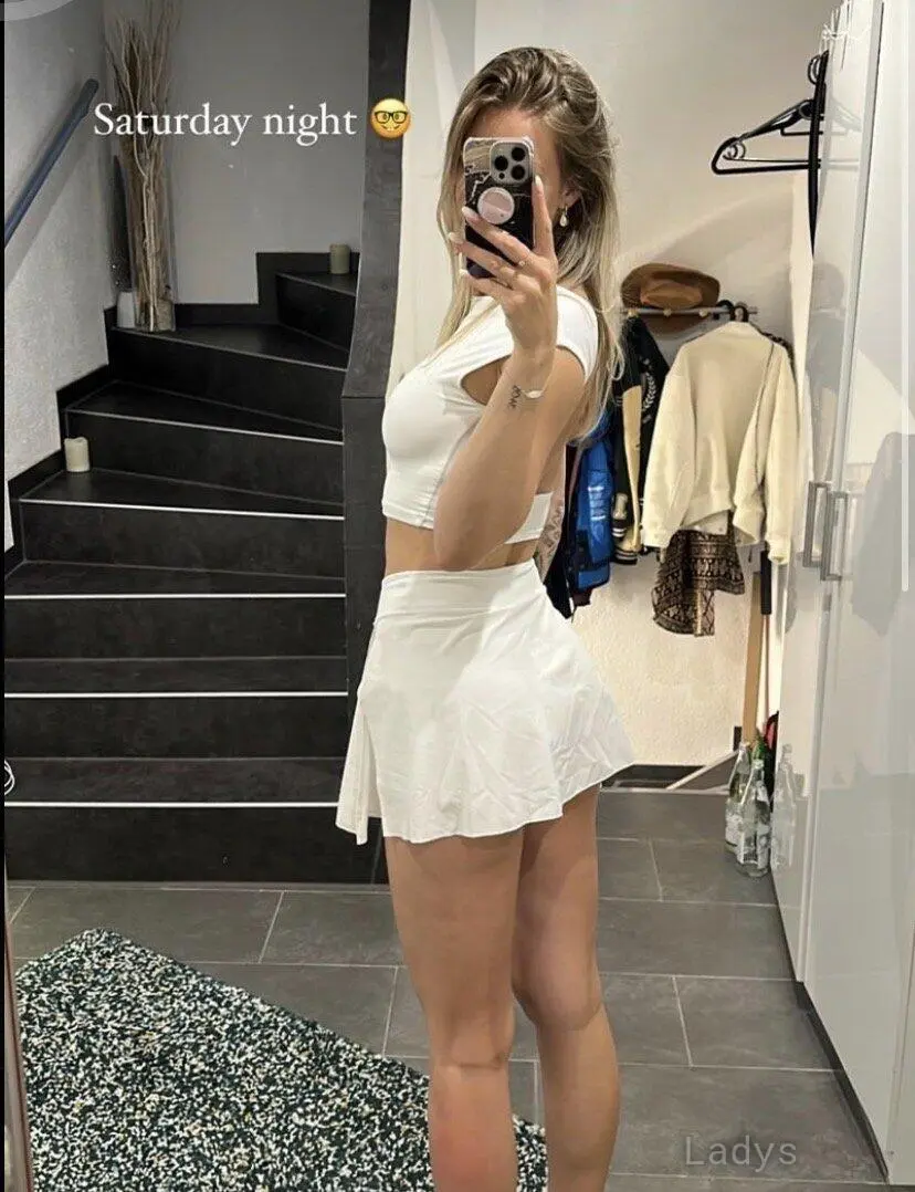 Sandra, 23 years beautiful nude Al Ain escorts girl, height 177 sm, Weight kg