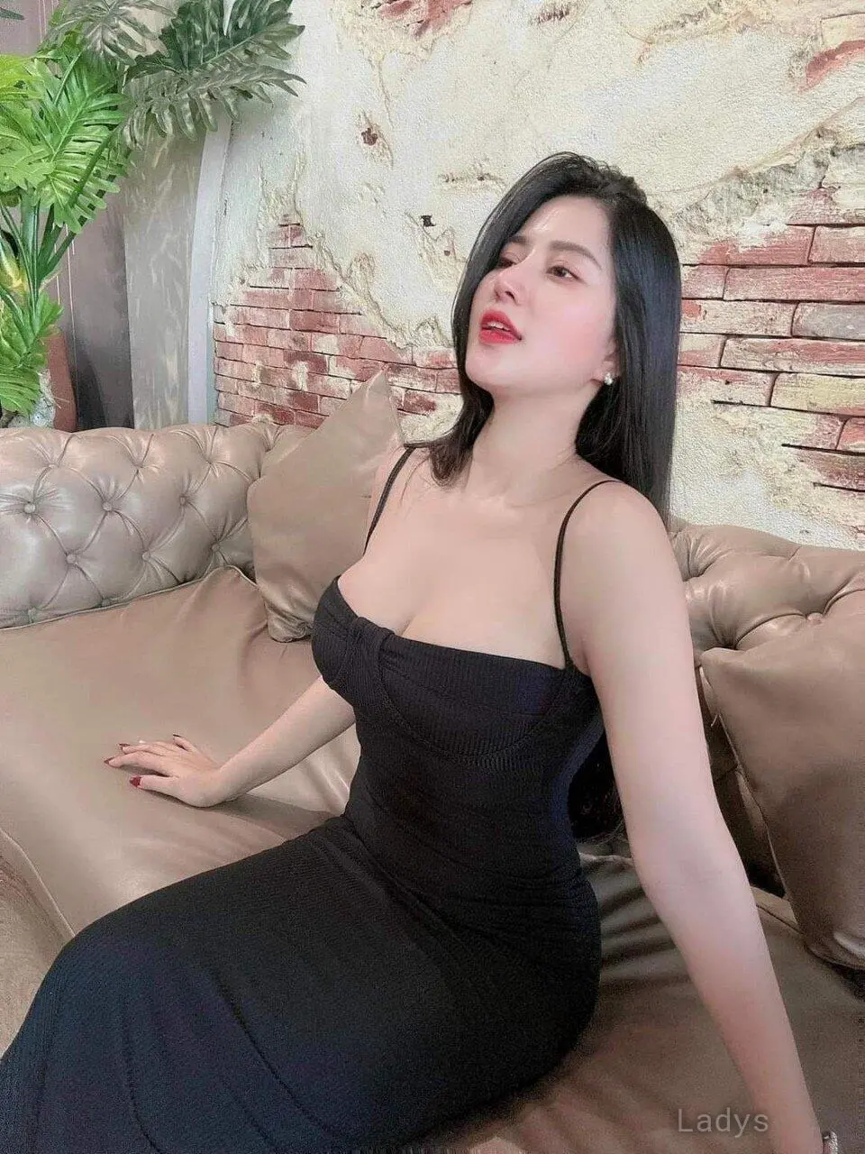 Full Sex, 22 years old Al Hofuf escort girl with big tits, height 177 sm, Weight kg