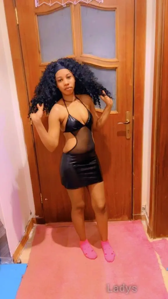 Lulu, 21 years beautiful nude Al Kharj escorts girl, height  sm, Weight  kg