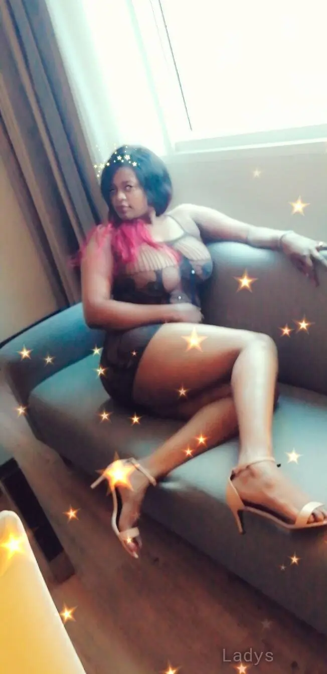 Avilah, 22 years old Al Khawr escort girl with big tits, height 171 sm, Weight kg