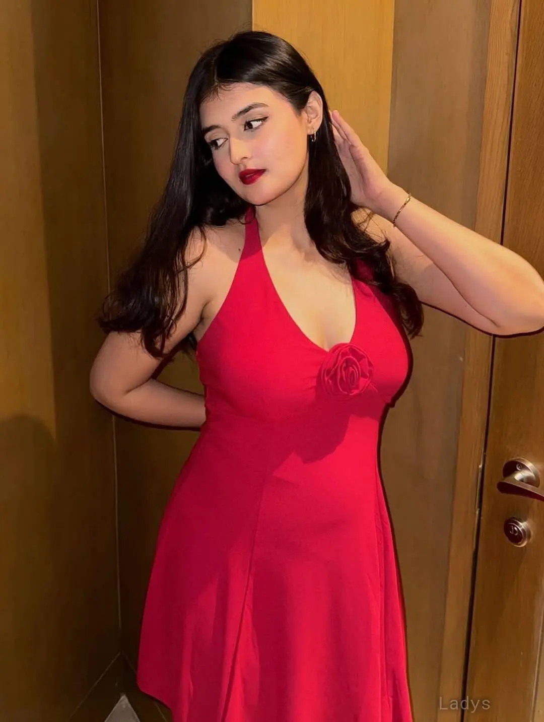 Urmi, 21 years old Al Kuwait escort girl with big tits, height 158 sm, Weight kg