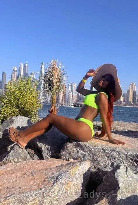 Ivy, 26 years beautiful nude Al Kuwait escorts girl, height 158 sm, Weight 53 kg