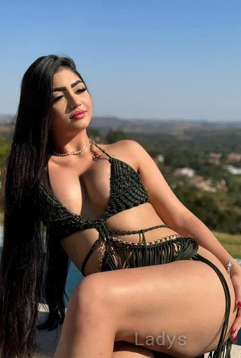 Lydia, 25 years beautiful nude Al Kuwait escorts girl, height 161 sm, Weight 54 kg