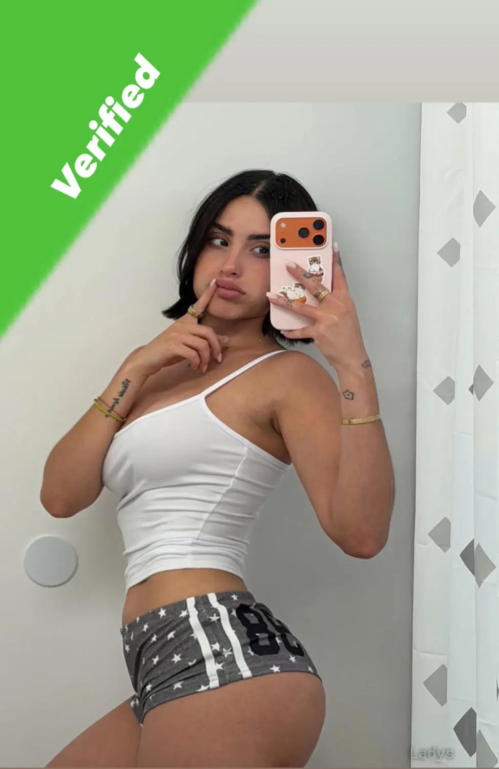 Usa, 27 years beautiful nude Alabama escorts girl, height 125 sm, Weight 37 kg