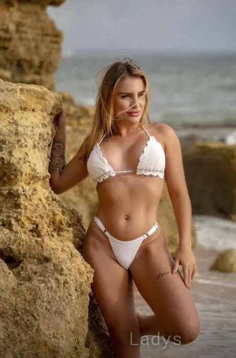 Mel, 22 years beautiful nude Albufeira escorts girl, height 165 sm, Weight 68 kg