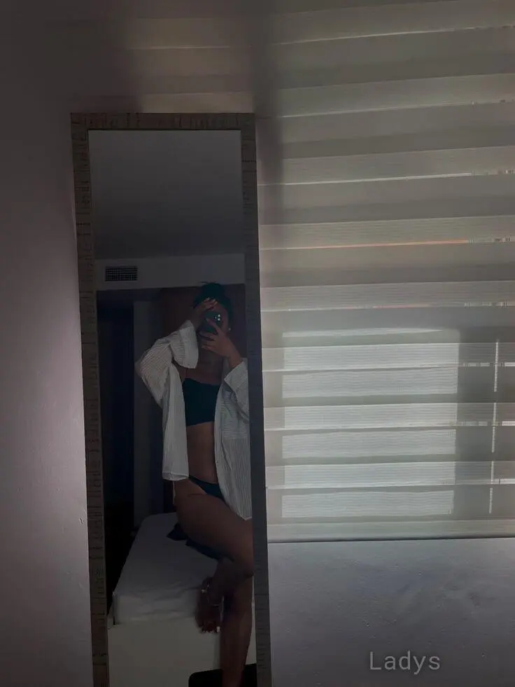 Hazel, 26 years beautiful nude Alexandria escorts girl, height 163 sm, Weight kg