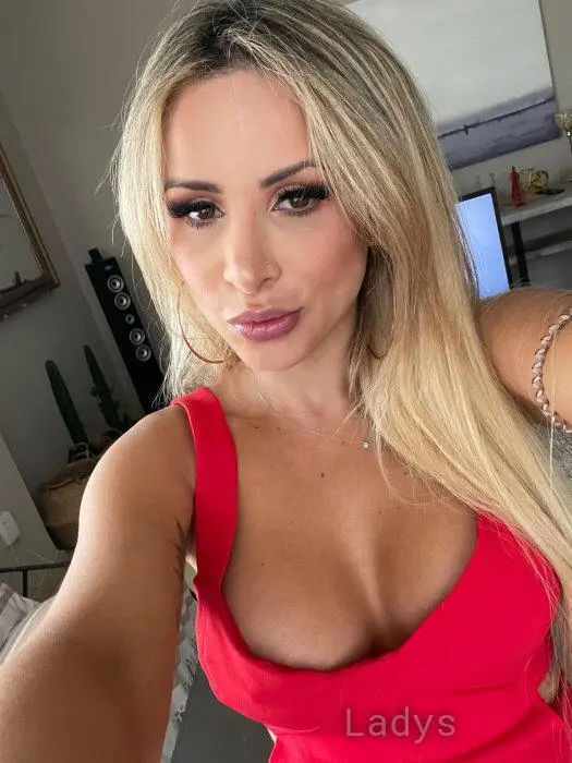 Alice, 25 years beautiful nude Alicante escorts girl, height 159 sm, Weight 49 kg
