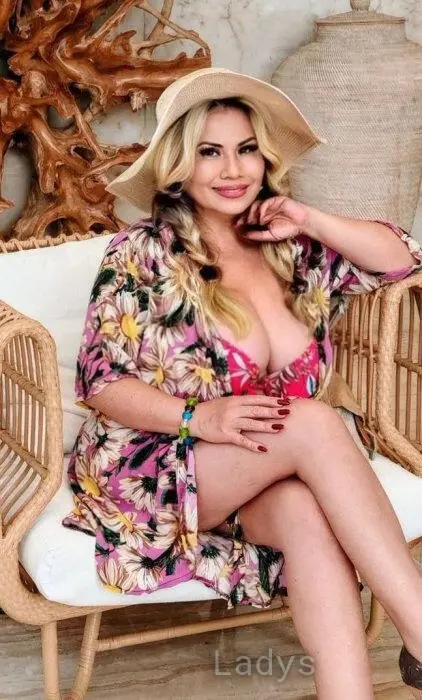 Madame Afrodita, 48 years beautiful nude Alicante escorts girl, height 163 sm, Weight 55 kg