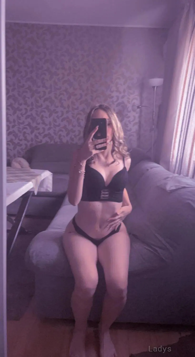Down for hookup sex, 27 years beautiful nude Allentown escorts girl, height 177 sm, Weight 42 kg