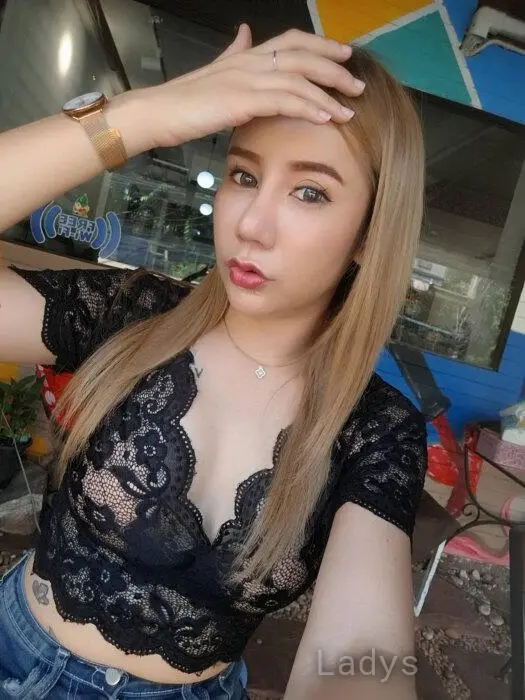 Wuwei, 34 years old Amman escort girl with big tits, height 165 sm, Weight 56 kg