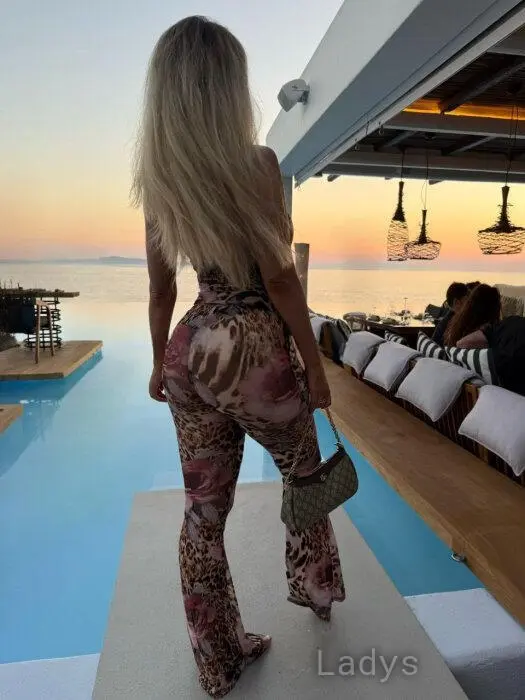 Nicole, 27 years beautiful nude Amman escorts girl, height 170 sm, Weight 70 kg