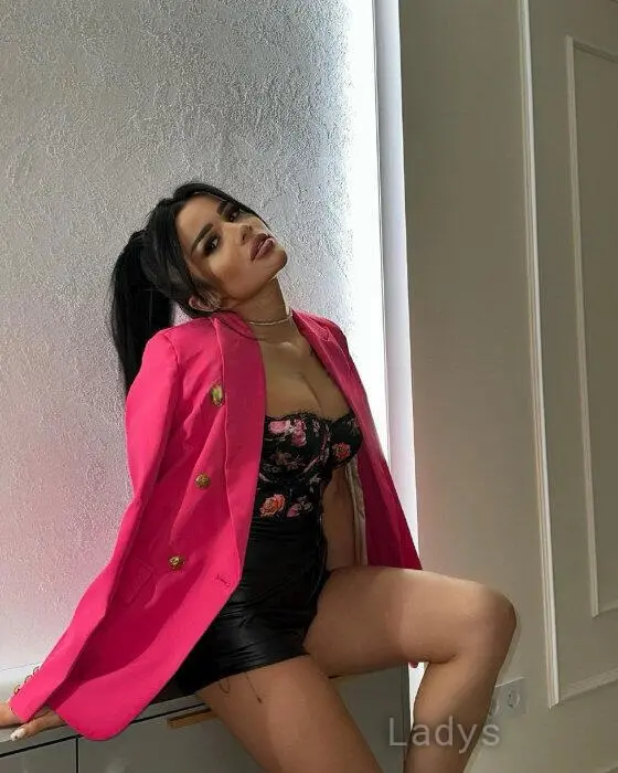 Zarina, 27 years beautiful nude Amman escorts girl, height 169 sm, Weight 50 kg