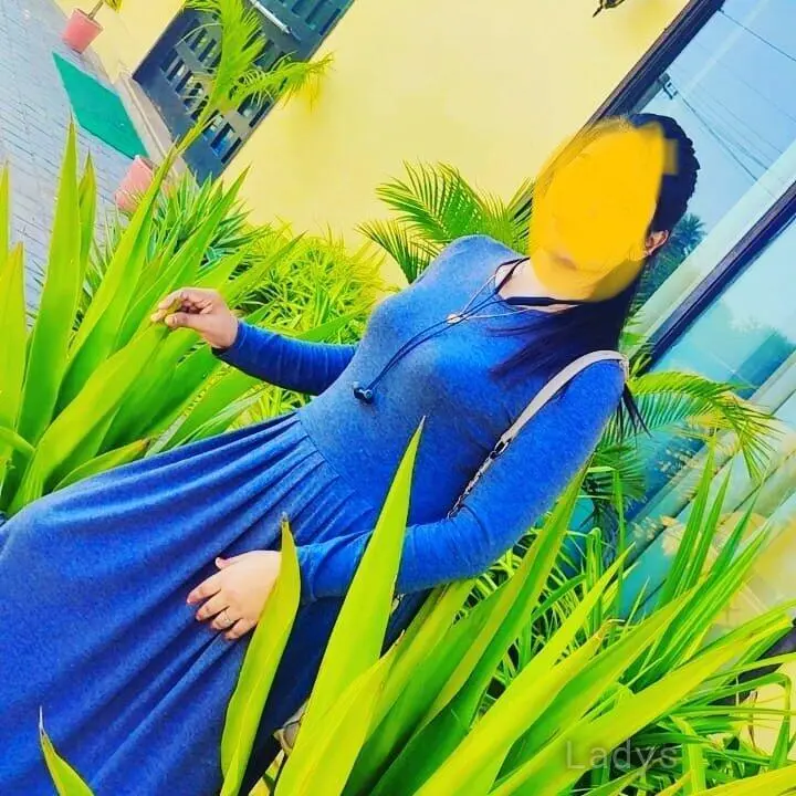 Dipa, 21 years old Amritsar escort girl with big tits, height 153 sm, Weight  kg