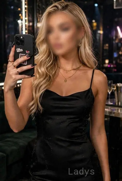 Alice, 22 years beautiful nude Amsterdam escorts girl, height 168 sm, Weight 53 kg