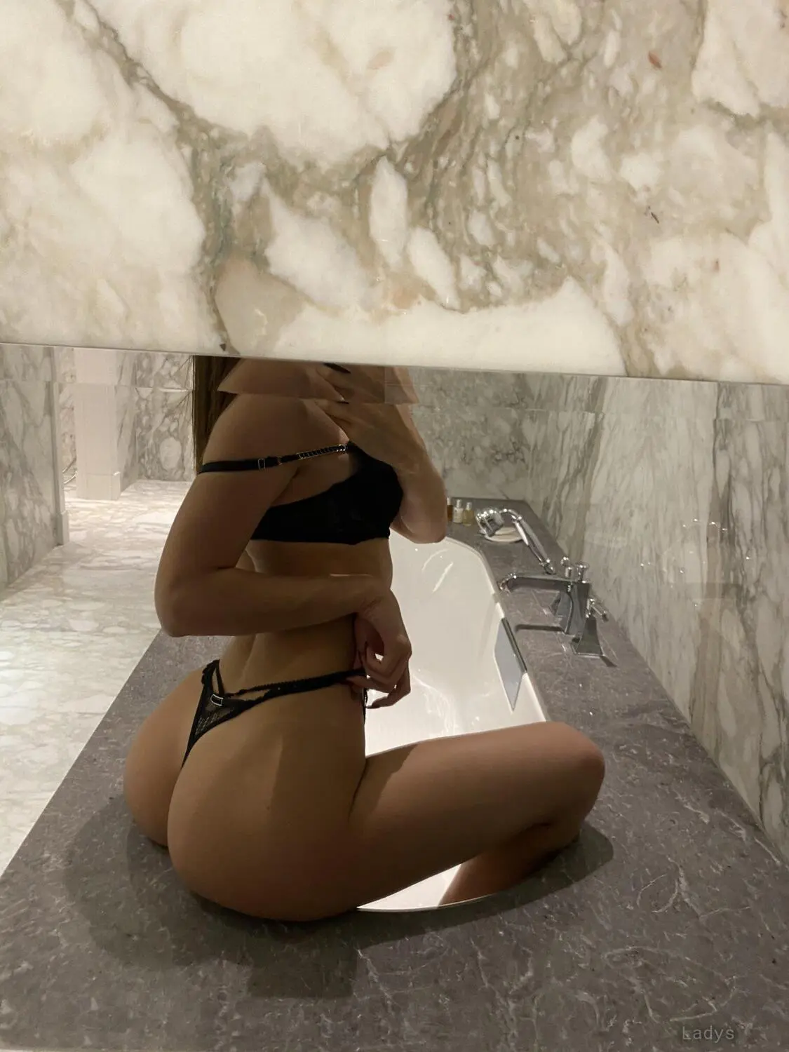 Celine charlotte, 27 years beautiful nude Amsterdam escorts girl, height 168 sm, Weight 59 kg