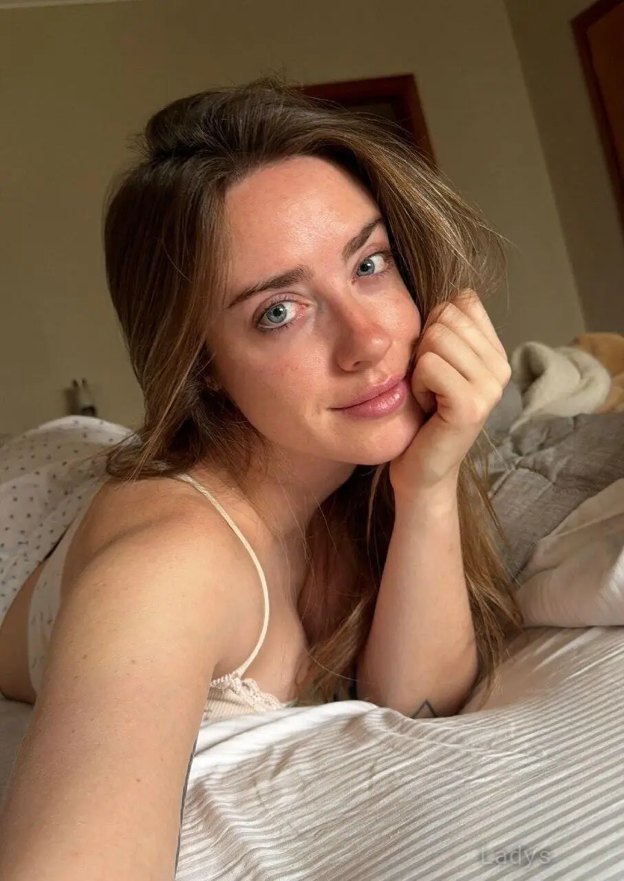 Sophie, 26 years beautiful nude Amsterdam escorts girl, height 169 sm, Weight 48 kg