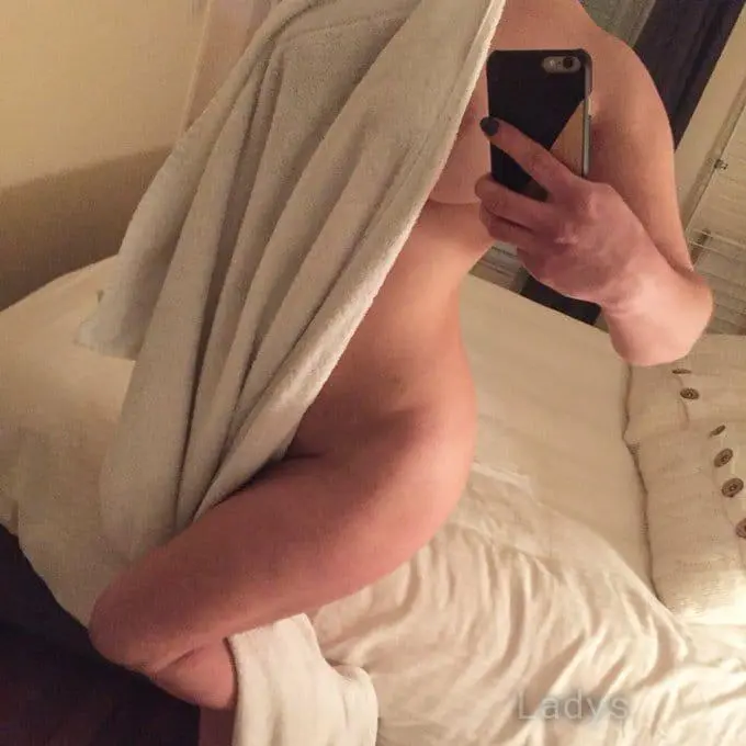 Maryline, 32 years hot nedes Angouleme rscorts girl, height 161 sm, Weight 58 kg