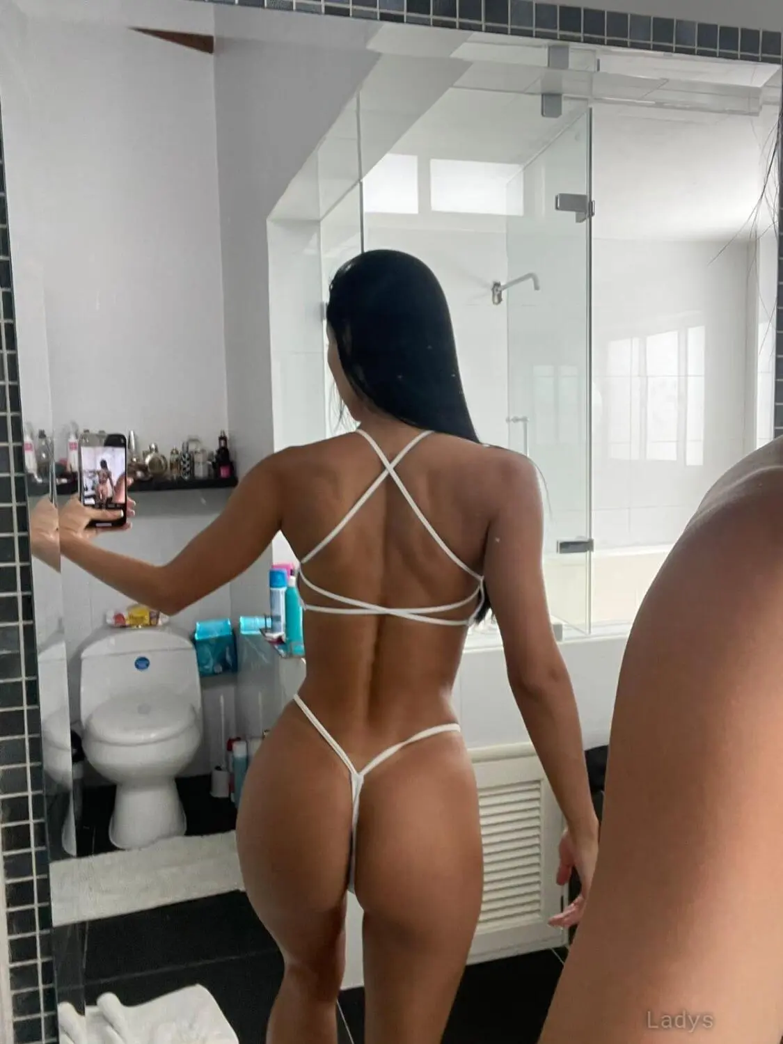Keyla, 28 years beautiful nude Antibes escorts girl, height 172 sm, Weight 84 kg
