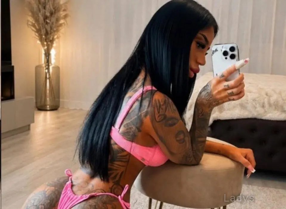 Louisa Ramos, 27 years beautiful nude Antwerpen escorts girl, height 161 sm, Weight 59 kg