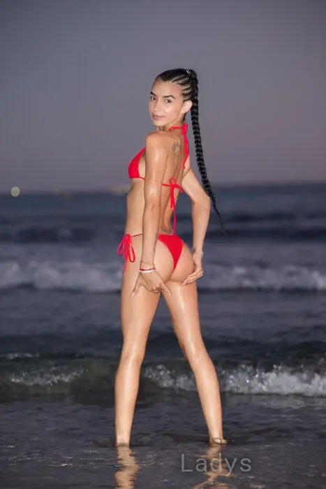 Miranda, 20 years beautiful nude Antwerpen escorts girl, height 153 sm, Weight 53 kg