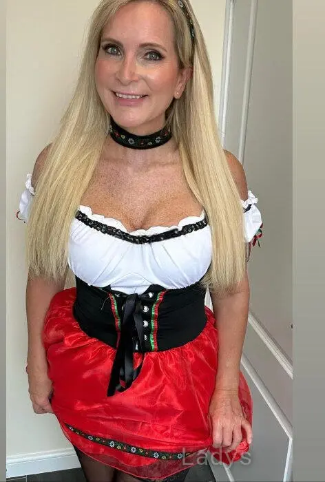 Alianna, 60 years old Ashkelon escort girl with big tits, height 162 sm, Weight 59 kg