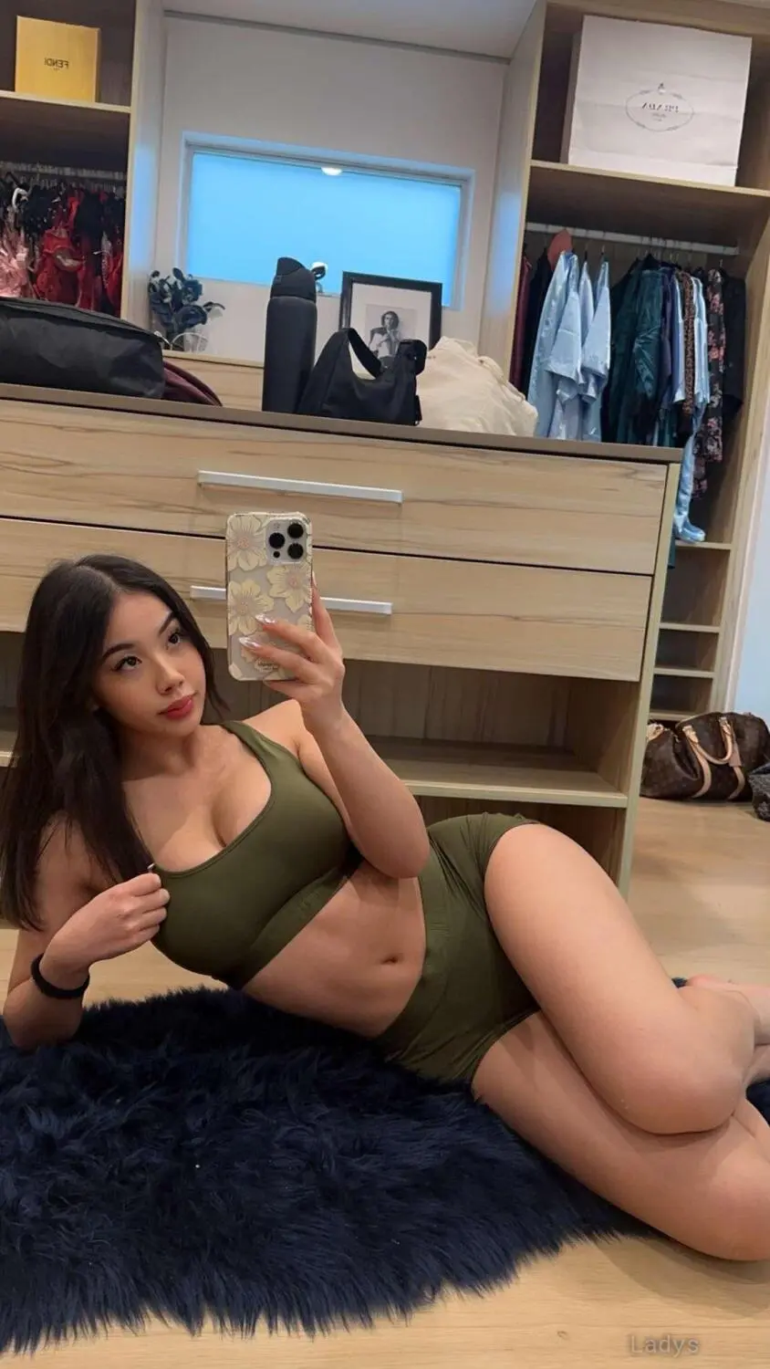 Leonor, 27 years asian escorts girl, height 127 sm, Weight 40 kg, Athens eacort