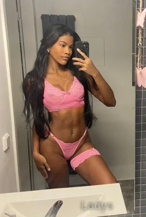 GIOVANA, 20 years old Athens escort girl with big tits, height 173 sm, Weight 60 kg