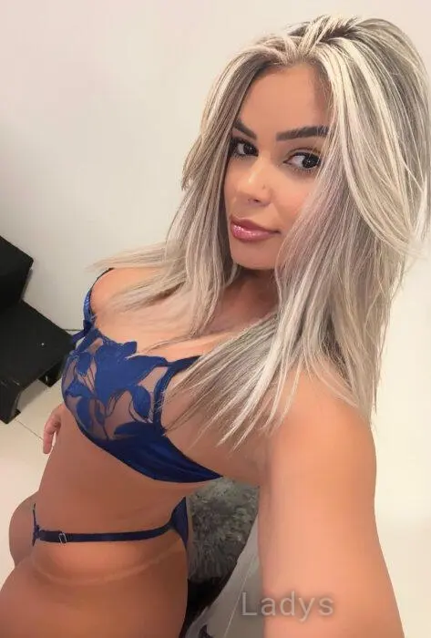 Leticia, 26 years beautiful nude Athens escorts girl, height 155 sm, Weight 64 kg
