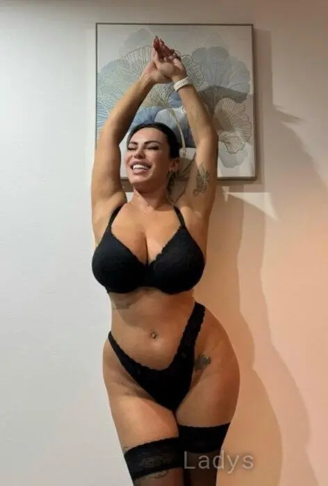 Linda, 27 years beautiful nude Athens escorts girl, height 167 sm, Weight 79 kg