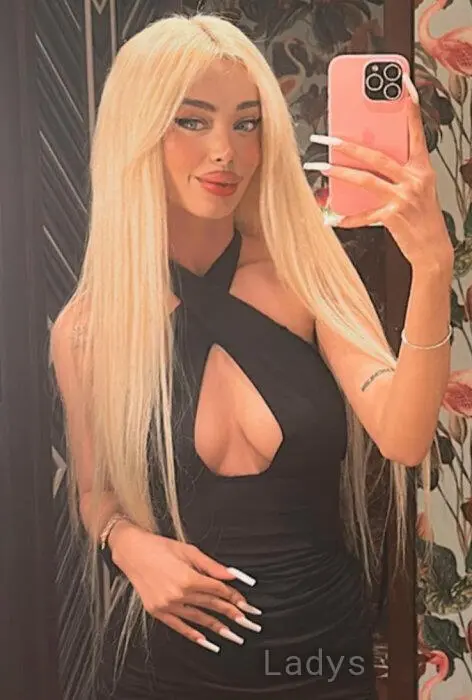 Sasha, 22 years beautiful nude Athens escorts girl, height 169 sm, Weight 63 kg