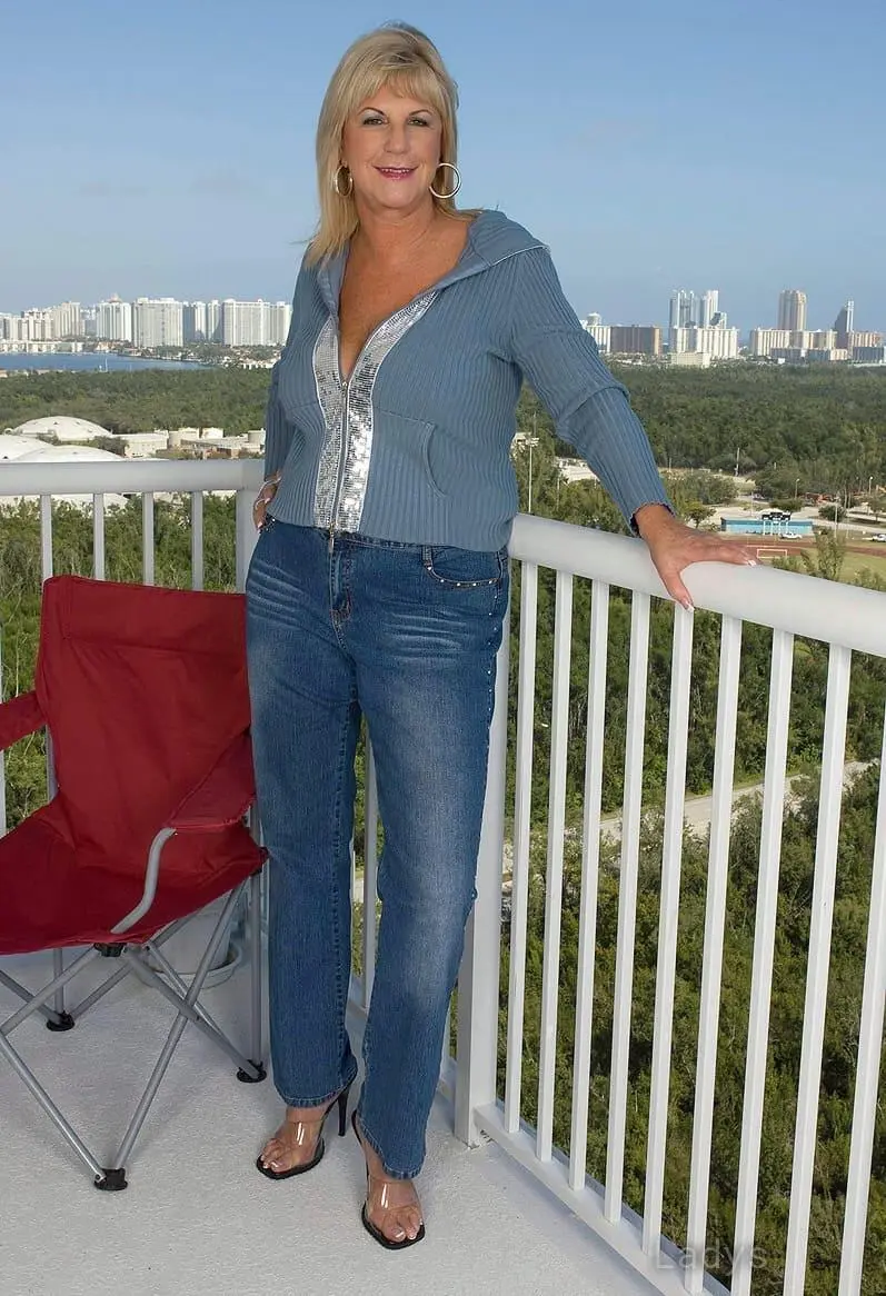 avbgilfgoddess, 60 years old Atlanta escort girl with big tits, height 175 sm, Weight 73 kg