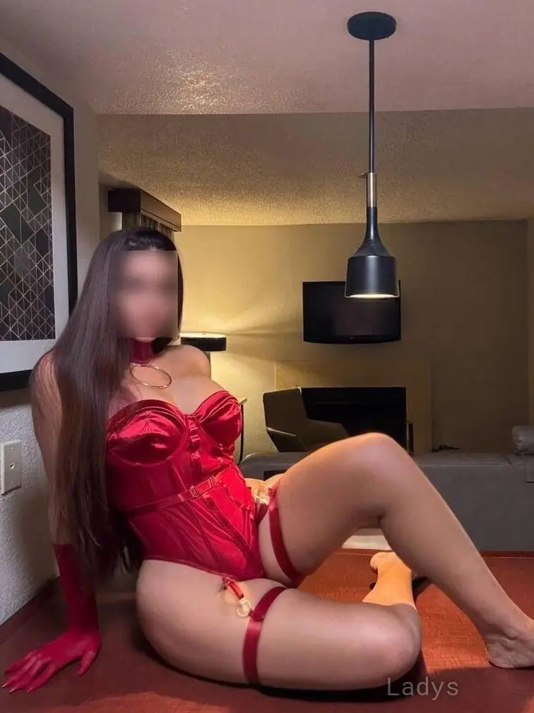 Camila Brazilian, 27 years beautiful nude Atlanta escorts girl, height 159 sm, Weight 56 kg