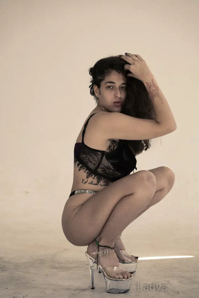 Jade, 21 years beautiful nude Atlanta escorts girl, height 162 sm, Weight 59 kg