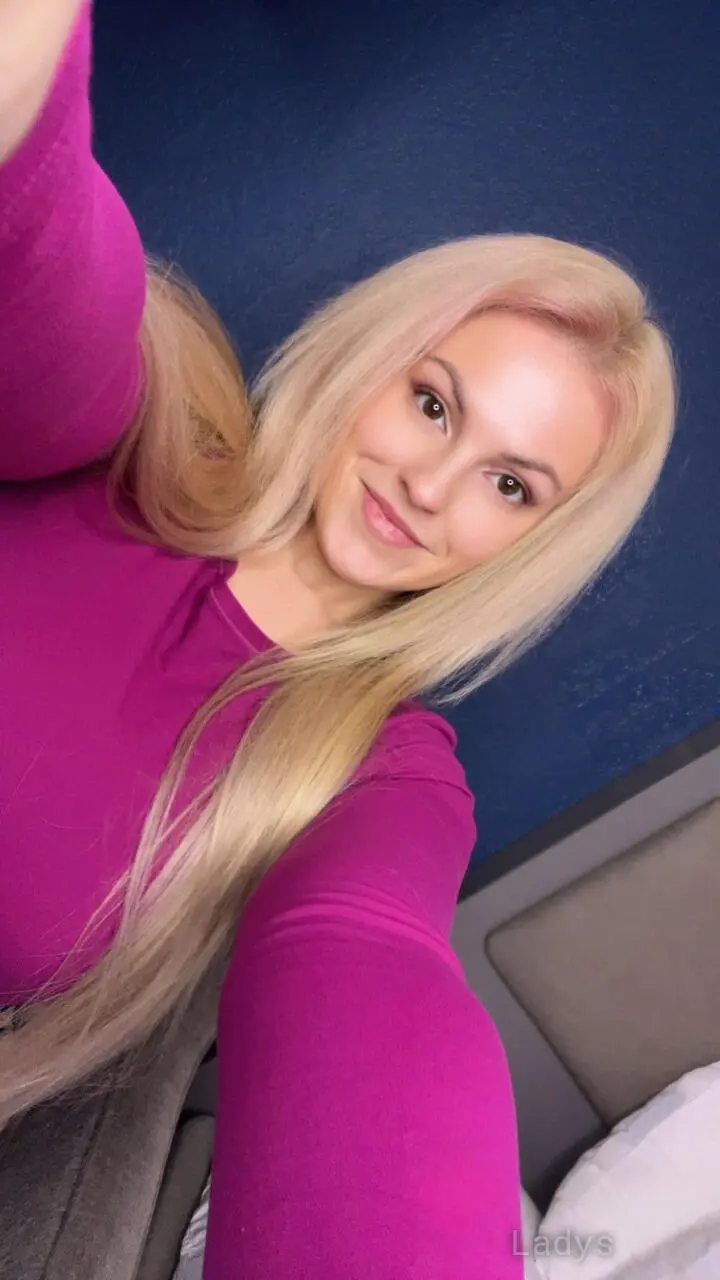 Kendra, 25 years beautiful nude Atlanta escorts girl, height 163 sm, Weight 62 kg