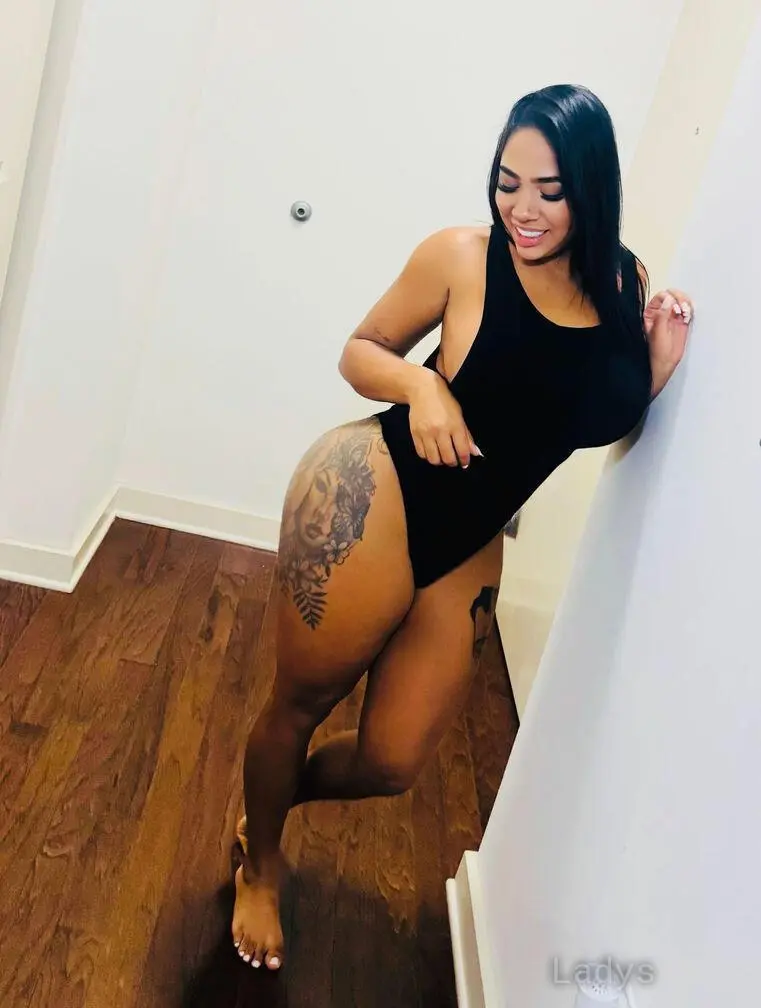 Lili, 27 years beautiful nude Atlanta escorts girl, height 162 sm, Weight 68 kg