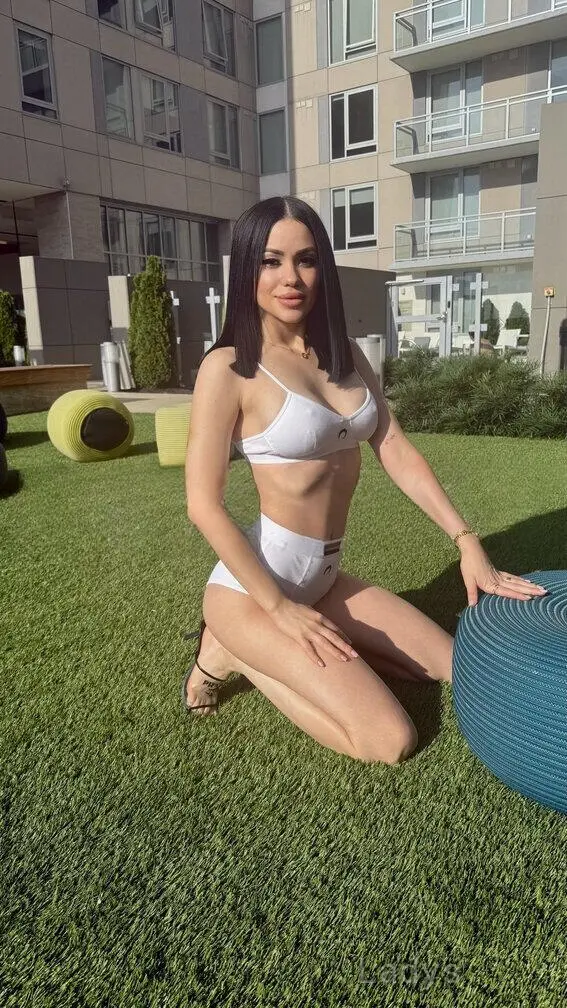 Stefani, 25 years beautiful nude Atlanta escorts girl, height 155 sm, Weight 50 kg